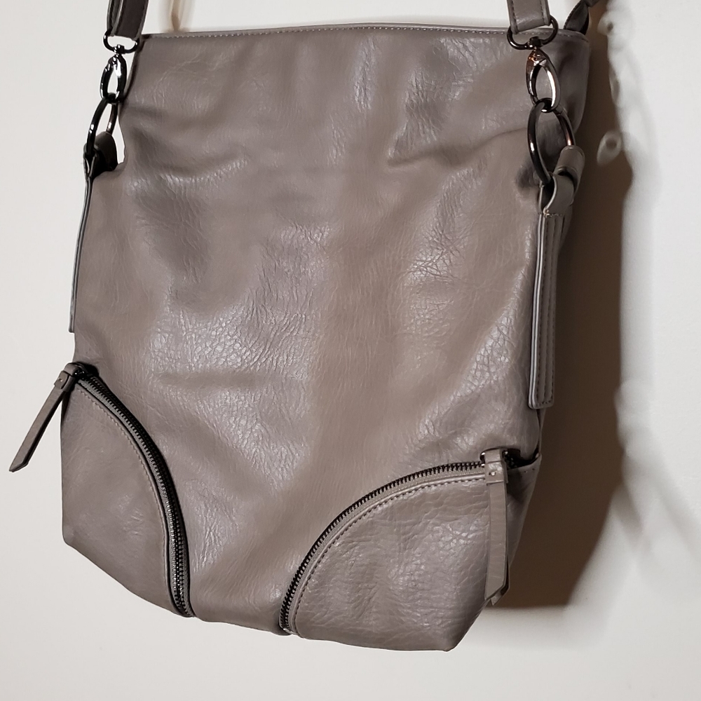 Nicole Miller Gray Boho Style Foldover Back with Curved Corner Zippered Pockets - Picture 6 of 15